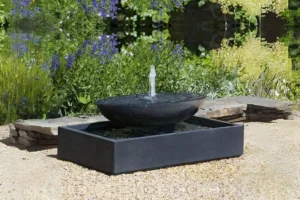 sleek-water-fountain-in-the-backyard